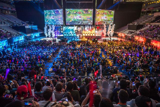 应留意交通 应留意交通